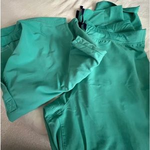 FIGS Surgical Green XXL